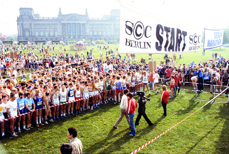 1981 gelang der Schritt in die West-Berliner Innstadt. Gestartet wurde vor dem Reichstag, das Ziel war auf dem Kurfürstendamm. Auf Anhieb gab es knapp 3.500 Anmeldungen aus 30 Nationen. Foto:  privat / Forum für Sportgeschichte